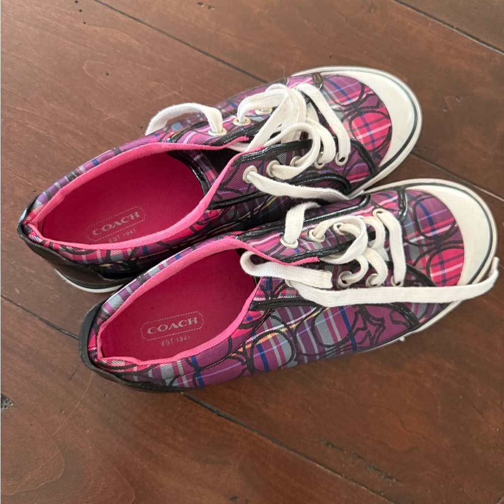 Coach Women’s Sneakers SIZE UNKOWN